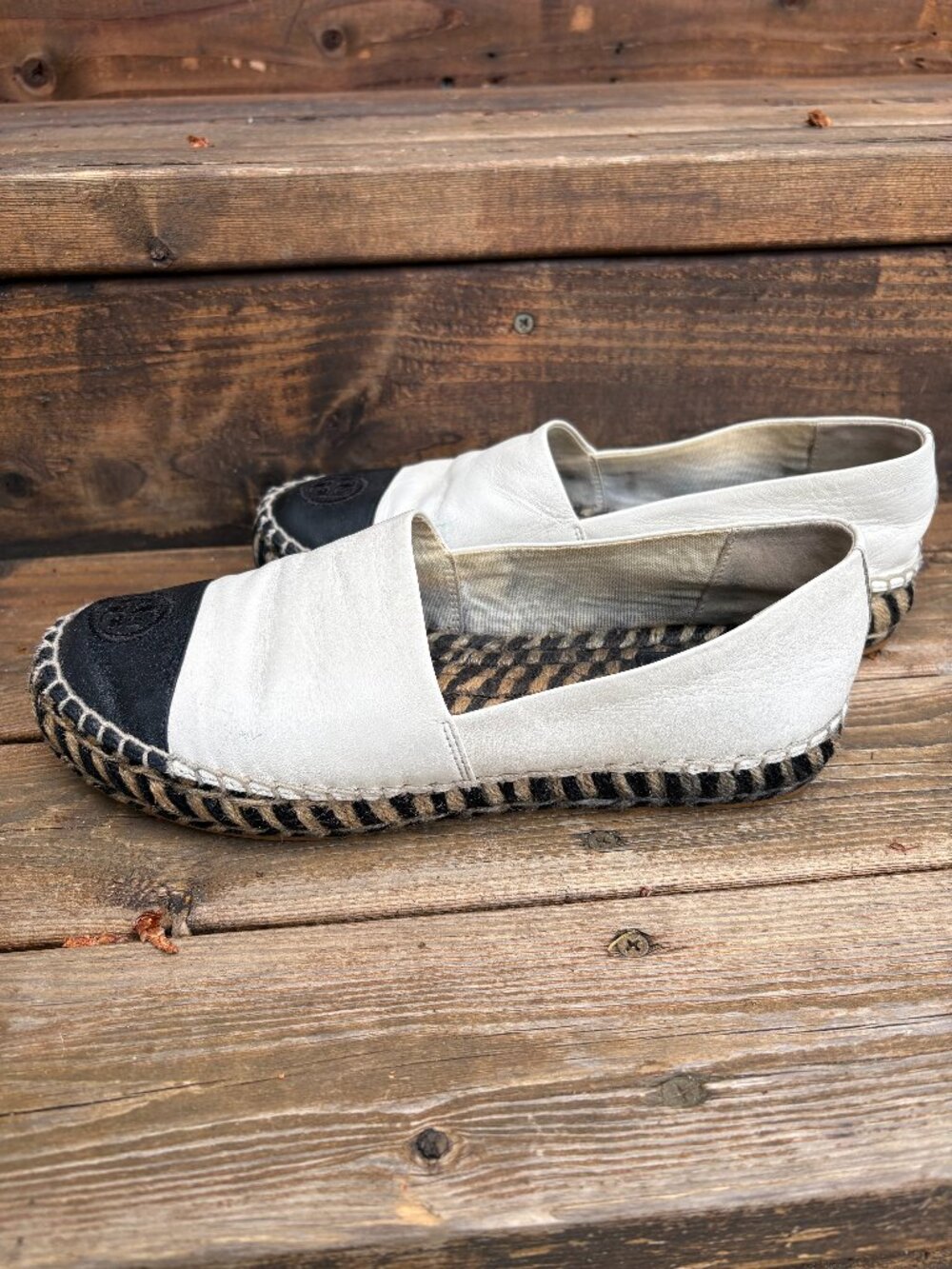 Tory Burch White & Black Leather Espadrille Flats Logo Toe Women's Size 9